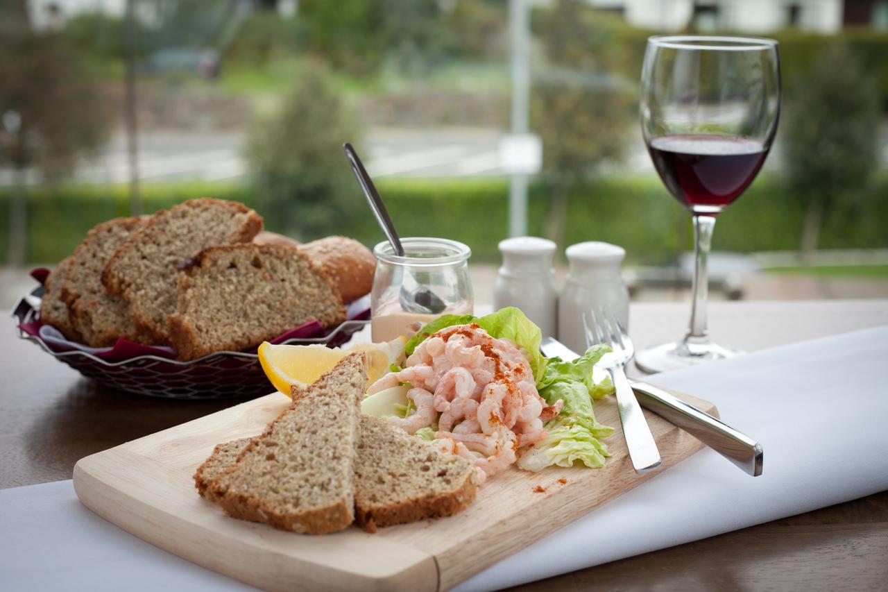 Four Seasons Hotel, Carlingford Bagian luar foto